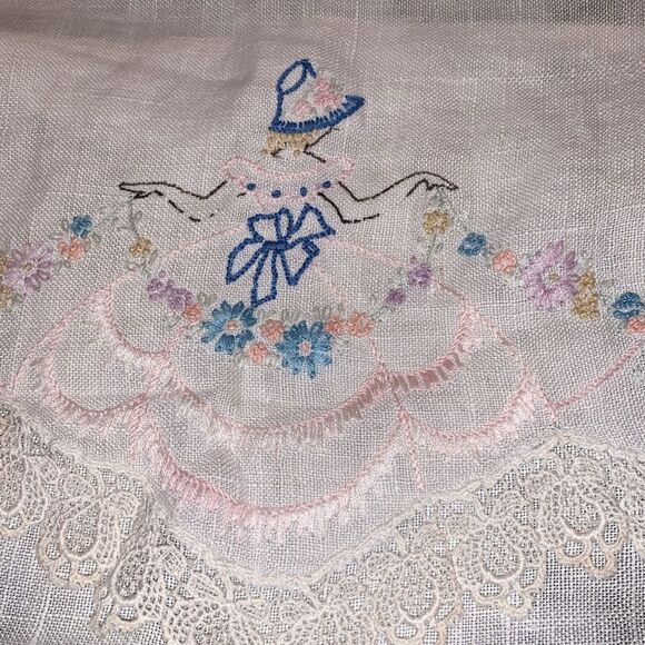 Set of two hand embroidered lady chair back - Picture 3 of 5